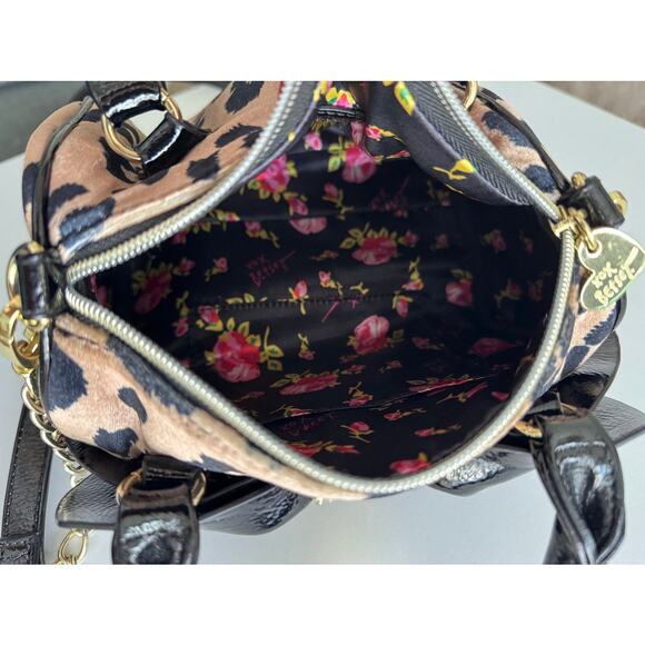 Betsey Johnson Leopard Faux Fur Bow Satchel Crossbody Bag Gold Colored Chain - Picture 15 of 16